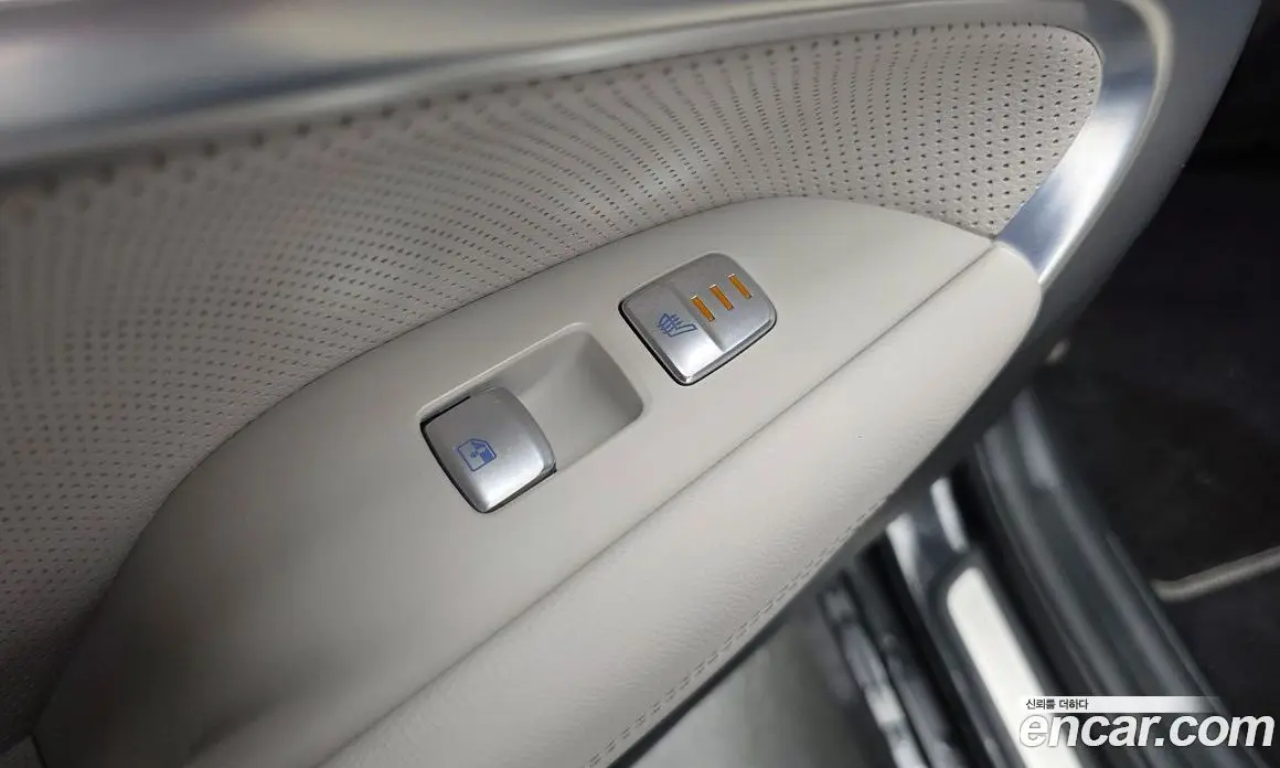 Genesis G70 2023 2.0 автомат (гидро), фото 19
