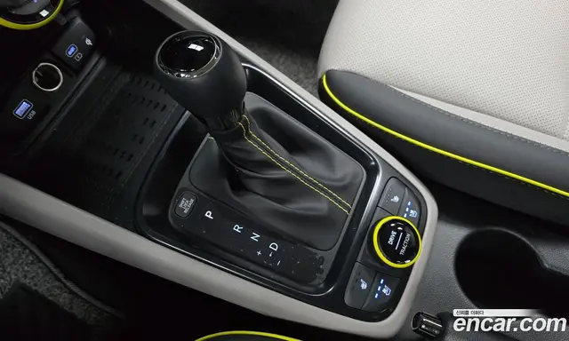 Hyundai Venue 2024 1.6 автомат (гидро), миниатюра 12