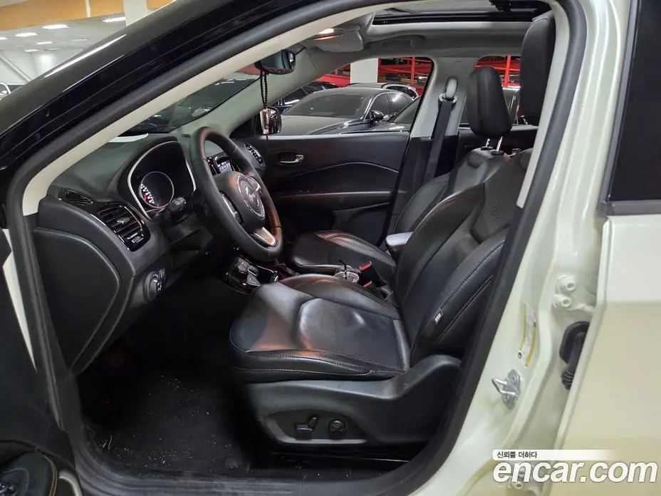 Jeep Compass 2018 2.4 автомат (гидро), фото 6 Jeep Compass 2018 2.4 автомат (гидро), фото 6