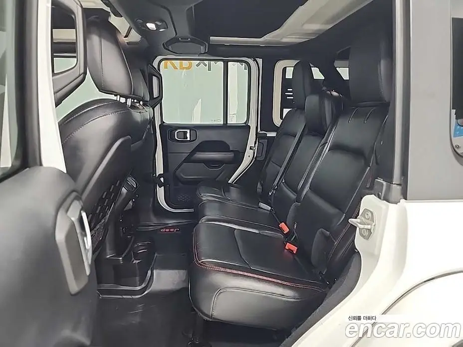 Jeep Wrangler 2018 2.0 автомат (гидро), фото 12 Jeep Wrangler 2018 2.0 автомат (гидро), фото 12