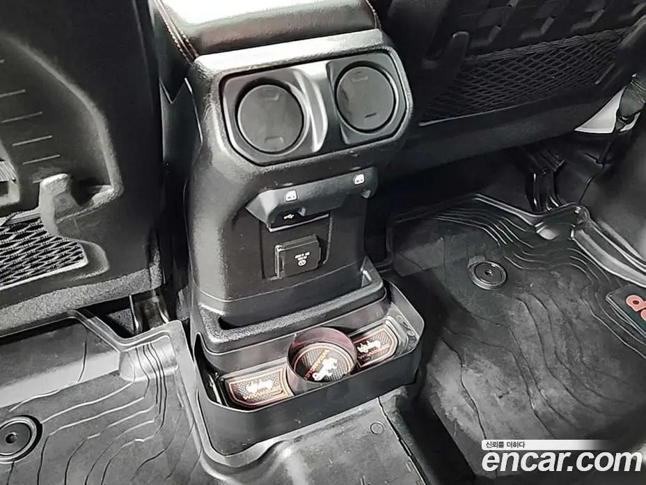 Jeep Wrangler 2018 2.0 автомат (гидро), фото 13 Jeep Wrangler 2018 2.0 автомат (гидро), фото 13