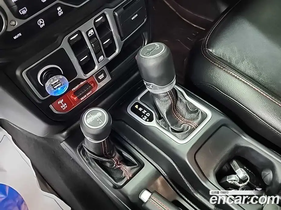 Jeep Wrangler 2018 2.0 автомат (гидро), фото 8 Jeep Wrangler 2018 2.0 автомат (гидро), фото 8