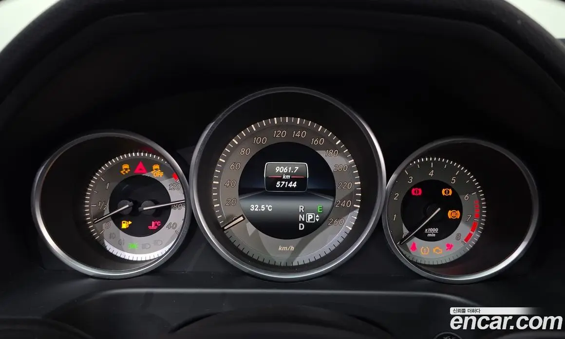 Mercedes-Benz E-Class 2015 3.5 автомат (гидро), фото 10 Mercedes-Benz E-Class 2015 3.5 автомат (гидро), фото 10