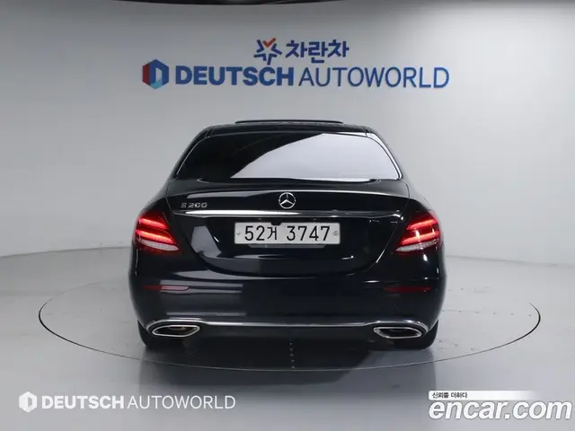Mercedes-Benz E-Class 2018 2.0 автомат (гидро), миниатюра 4 Mercedes-Benz E-Class 2018 2.0 автомат (гидро), миниатюра 4