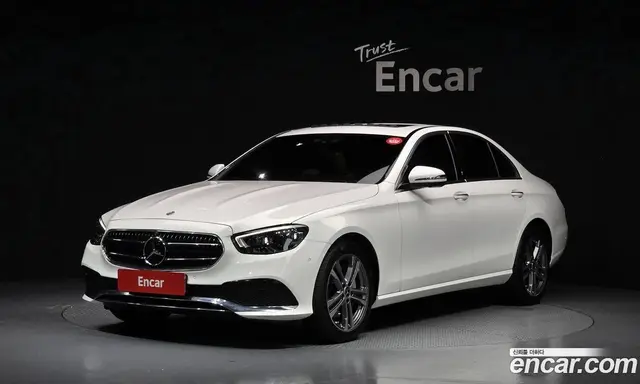 Mercedes-Benz E-Class 2022 2.0 автомат (гидро), миниатюра 1