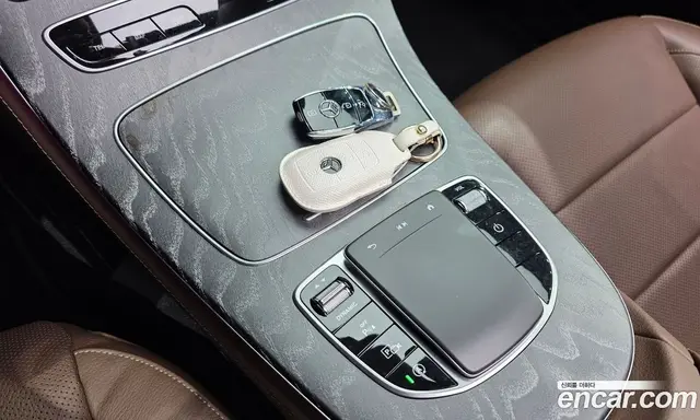 Mercedes-Benz E-Class 2022 2.0 автомат (гидро), миниатюра 12