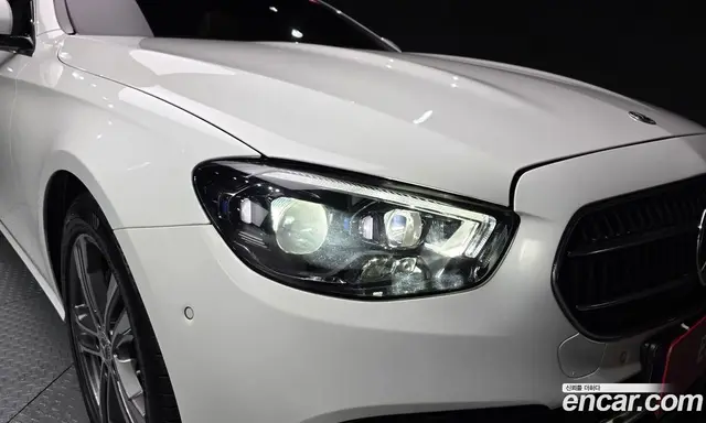 Mercedes-Benz E-Class 2022 2.0 автомат (гидро), миниатюра 8