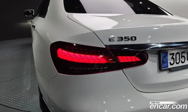 Mercedes-Benz E-Class 2022 2.0 автомат (гидро), миниатюра 9