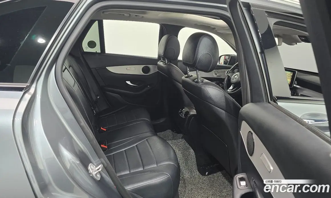 Mercedes-Benz GLC-Class 2018 2.0 автомат (гидро), фото 17 Mercedes-Benz GLC-Class 2018 2.0 автомат (гидро), фото 17