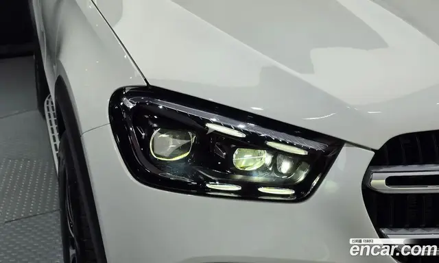 Mercedes-Benz GLE-Class 2025 2.0 автомат (гидро), миниатюра 8 Mercedes-Benz GLE-Class 2025 2.0 автомат (гидро), миниатюра 8