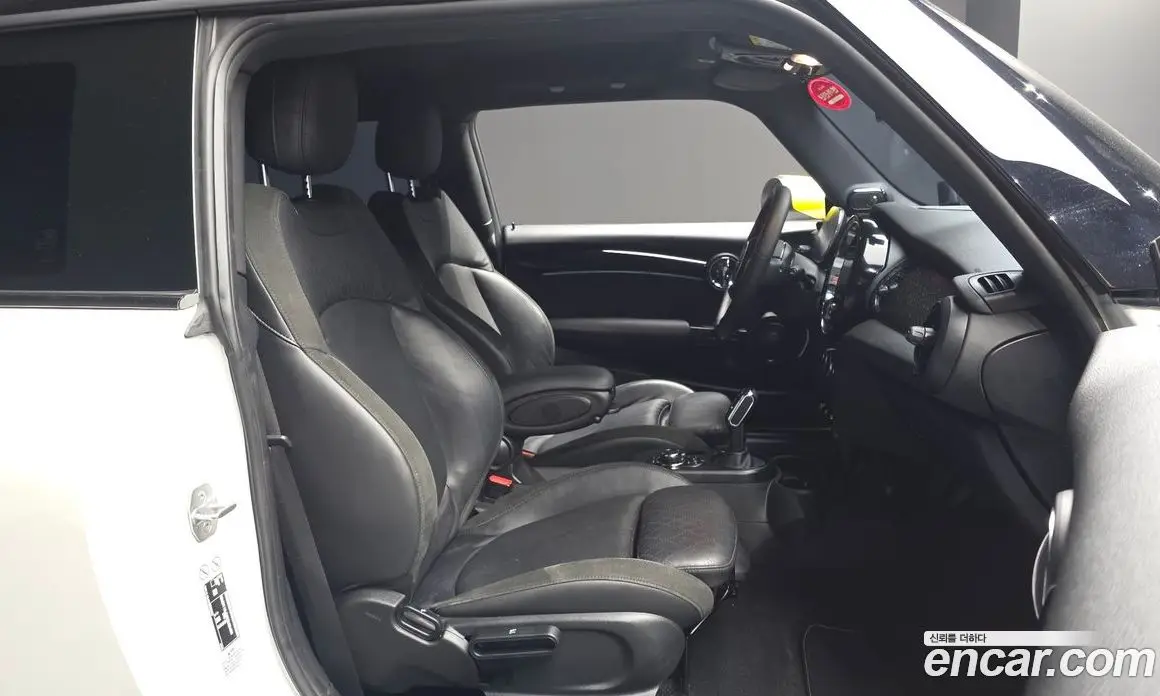 Mini Cooper 2023 автомат (гидро), фото 16 Mini Cooper 2023 автомат (гидро), фото 16