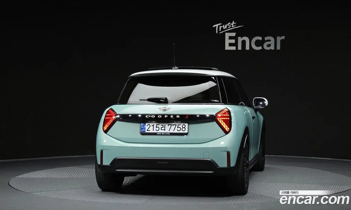 Mini Cooper 2024 2.0 автомат (гидро), фото 4