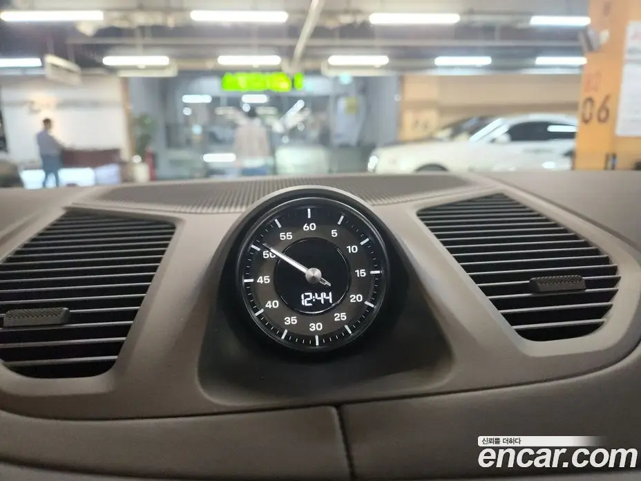 Porsche Cayenne 2025 4.0 автомат (гидро), фото 14 Porsche Cayenne 2025 4.0 автомат (гидро), фото 14