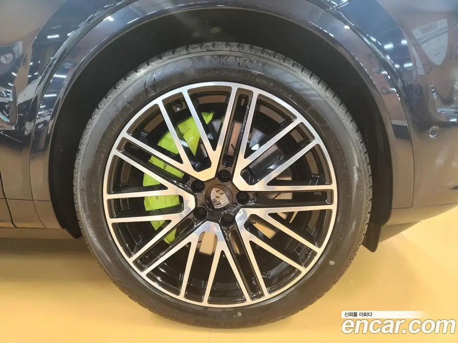 Porsche Cayenne 2025 4.0 автомат (гидро), фото 4 Porsche Cayenne 2025 4.0 автомат (гидро), фото 4