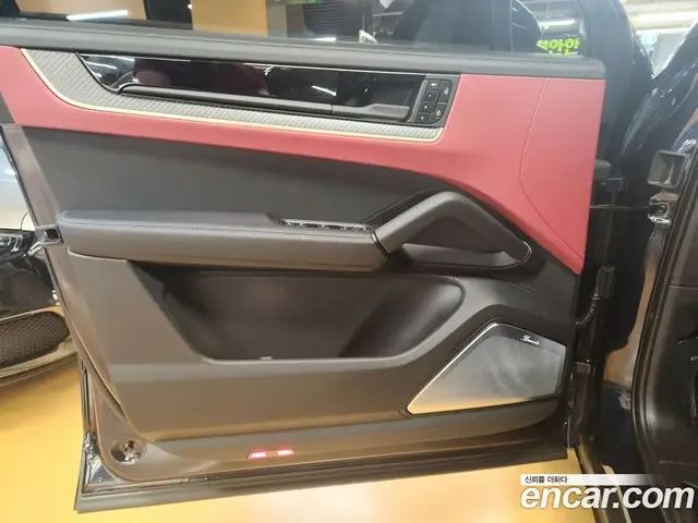 Porsche Cayenne 2025 4.0 автомат (гидро), миниатюра 10 Porsche Cayenne 2025 4.0 автомат (гидро), миниатюра 10