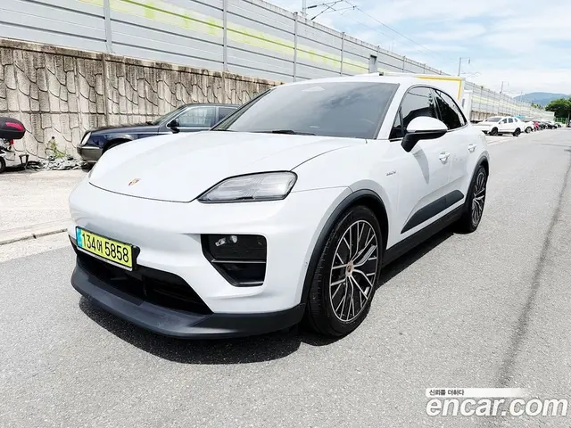Porsche Macan 2025 автомат (гидро), миниатюра 1 Porsche Macan 2025 автомат (гидро), миниатюра 1