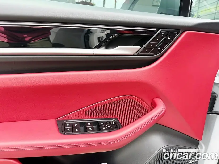 Porsche Macan 2025 автомат (гидро), фото 17 Porsche Macan 2025 автомат (гидро), фото 17