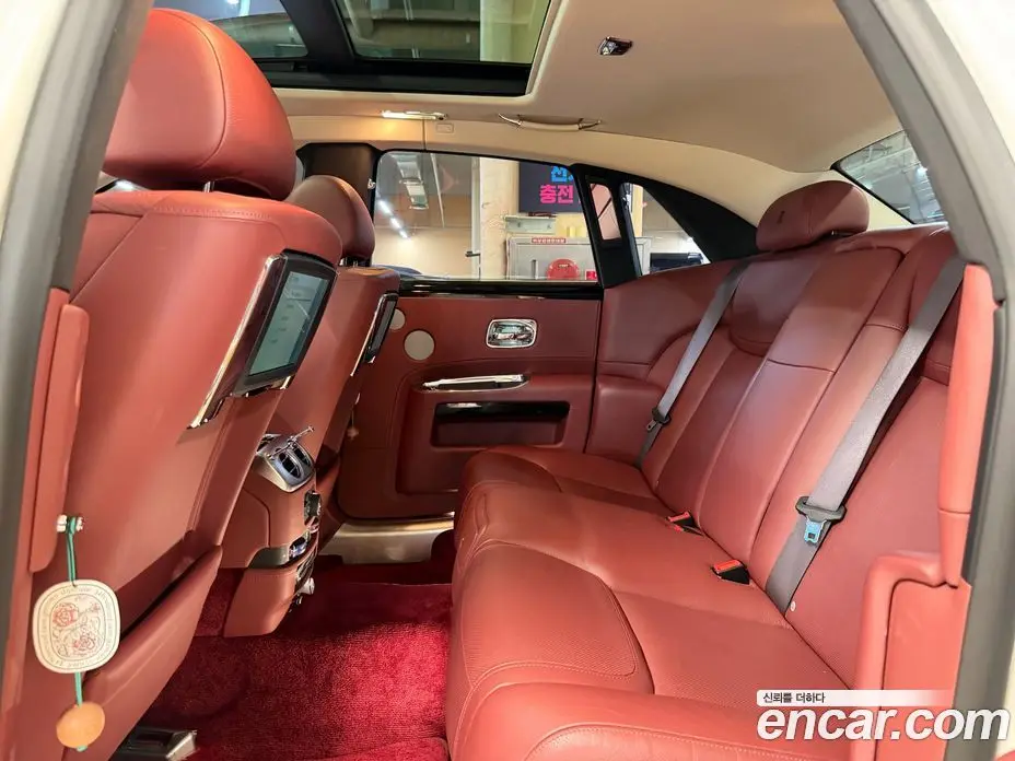 Rolls-Royce Ghost 2016 6.6 автомат (гидро), фото 17 Rolls-Royce Ghost 2016 6.6 автомат (гидро), фото 17