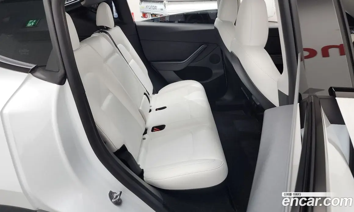 Tesla Model Y 2024 0.2 автомат (гидро), фото 17