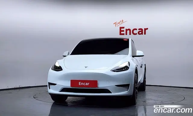 Tesla Model Y 2024 0.2 автомат (гидро), миниатюра 3