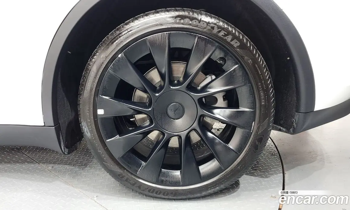 Tesla Model Y 2024 0.2 автомат (гидро), фото 7