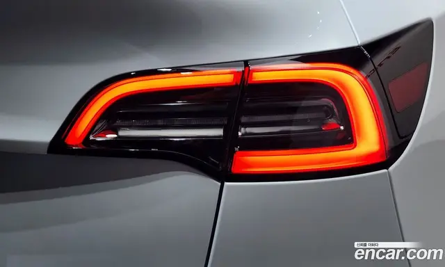 Tesla Model Y 2024 0.2 автомат (гидро), миниатюра 9