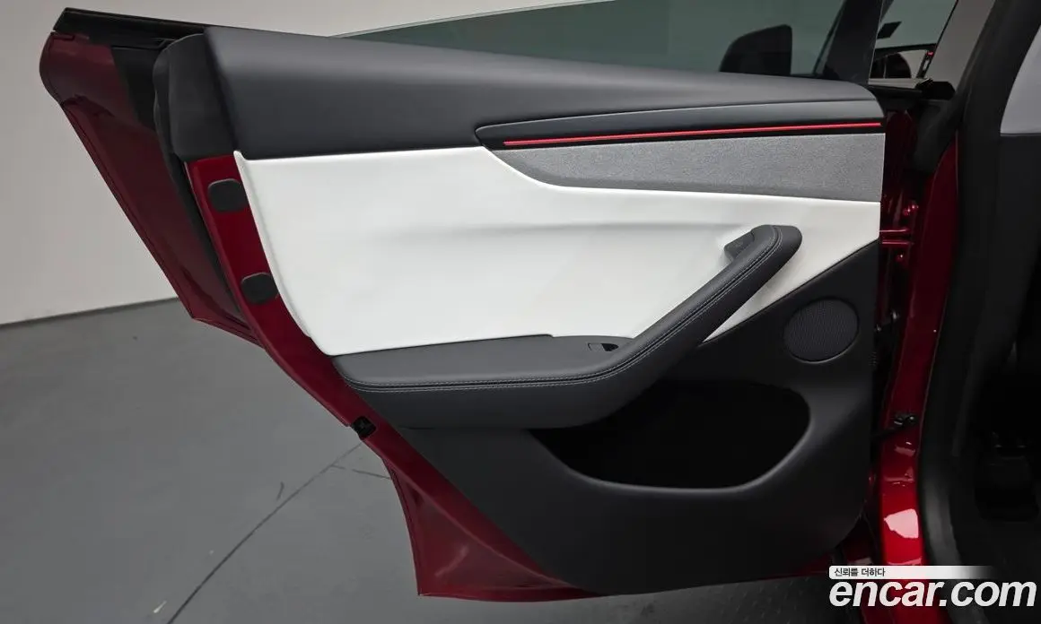 Tesla Model Y 2025 0.2 автомат (гидро), фото 14 Tesla Model Y 2025 0.2 автомат (гидро), фото 14