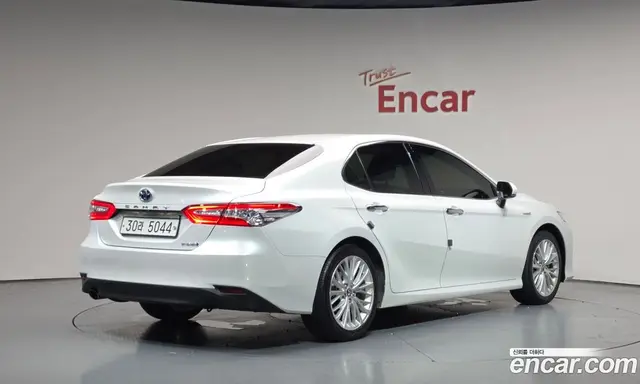 Toyota Camry 2018 2.5 автомат (гидро), миниатюра 1 Toyota Camry 2018 2.5 автомат (гидро), миниатюра 1