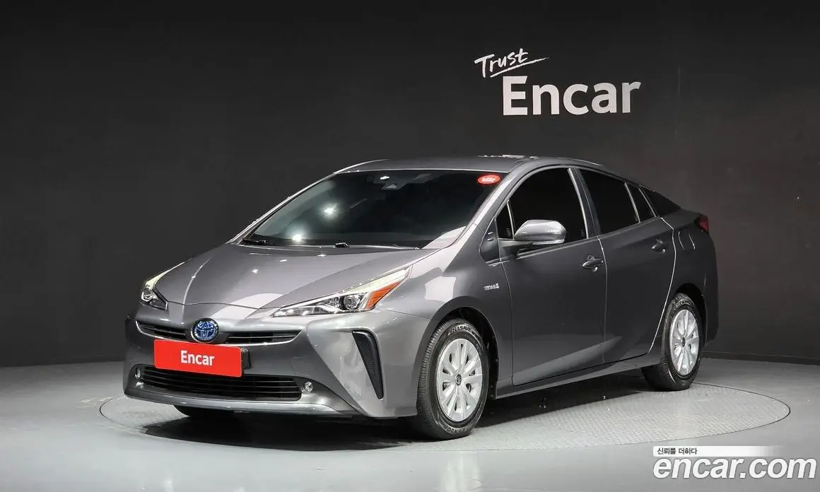 Toyota Prius 2022 1.8 автомат (гидро), фото 1 Toyota Prius 2022 1.8 автомат (гидро), фото 1