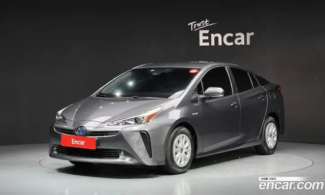Toyota Prius 2022 1.8 автомат (гидро), миниатюра 1 Toyota Prius 2022 1.8 автомат (гидро), миниатюра 1