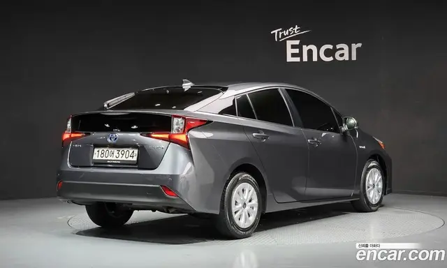 Toyota Prius 2022 1.8 автомат (гидро), миниатюра 2 Toyota Prius 2022 1.8 автомат (гидро), миниатюра 2