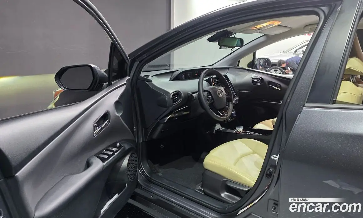 Toyota Prius 2022 1.8 автомат (гидро), фото 13 Toyota Prius 2022 1.8 автомат (гидро), фото 13