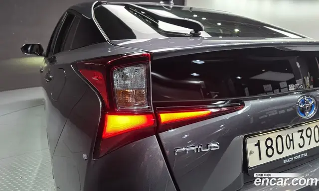 Toyota Prius 2022 1.8 автомат (гидро), миниатюра 9 Toyota Prius 2022 1.8 автомат (гидро), миниатюра 9