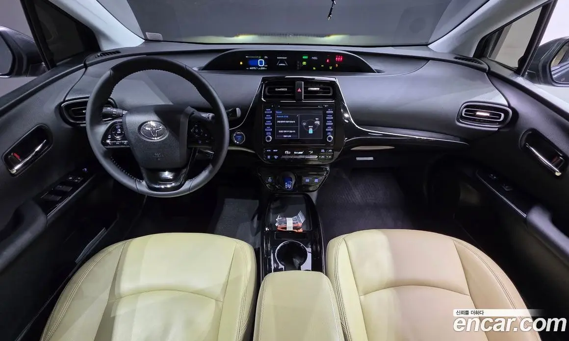 Toyota Prius 2022 1.8 автомат (гидро), фото 10 Toyota Prius 2022 1.8 автомат (гидро), фото 10