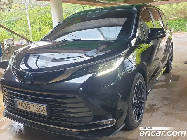 Toyota Sienna 2022 2.5 автомат (гидро), миниатюра 1 Toyota Sienna 2022 2.5 автомат (гидро), миниатюра 1