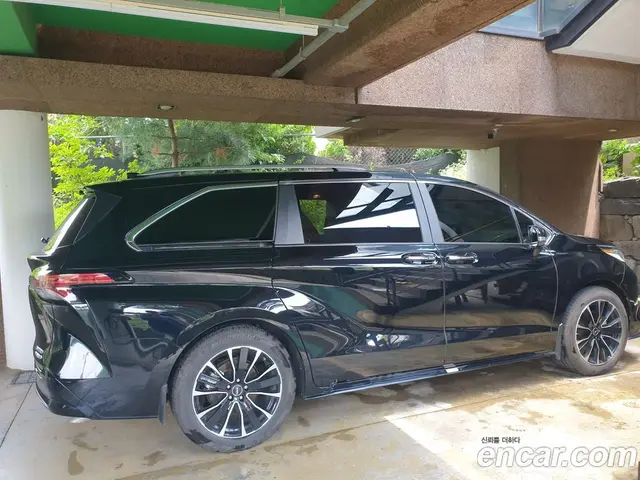 Toyota Sienna 2022 2.5 автомат (гидро), миниатюра 2 Toyota Sienna 2022 2.5 автомат (гидро), миниатюра 2