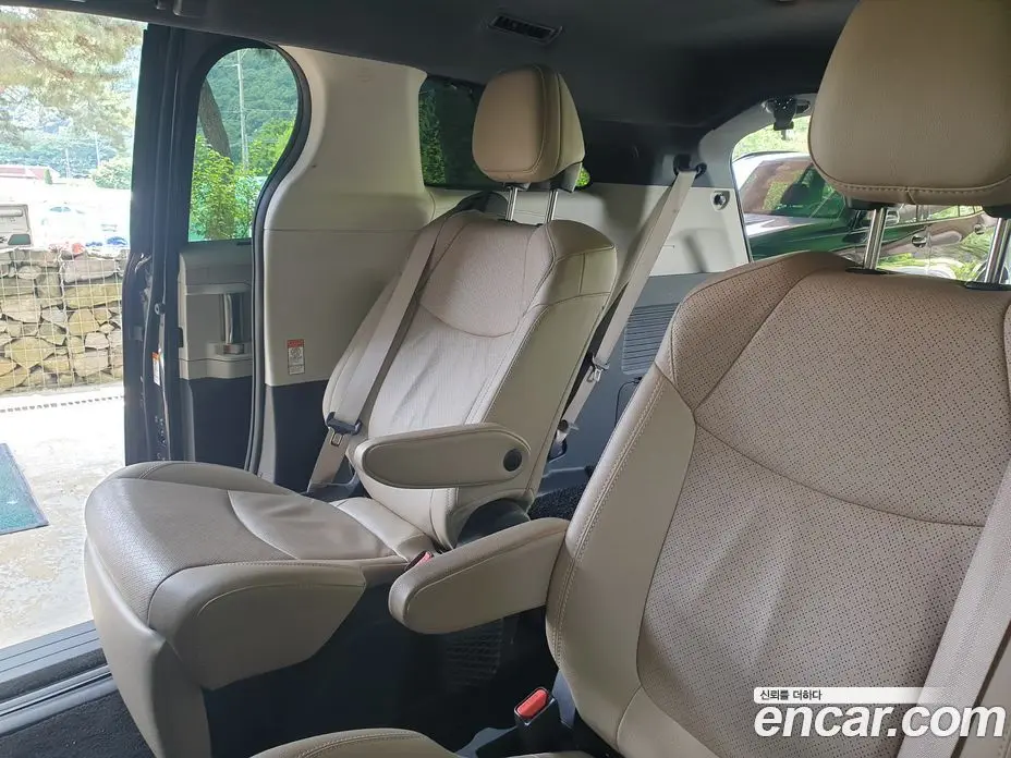 Toyota Sienna 2022 2.5 автомат (гидро), фото 7 Toyota Sienna 2022 2.5 автомат (гидро), фото 7