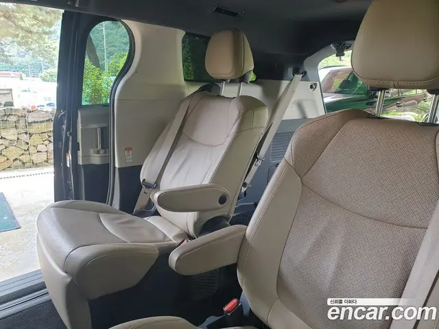 Toyota Sienna 2022 2.5 автомат (гидро), миниатюра 7 Toyota Sienna 2022 2.5 автомат (гидро), миниатюра 7