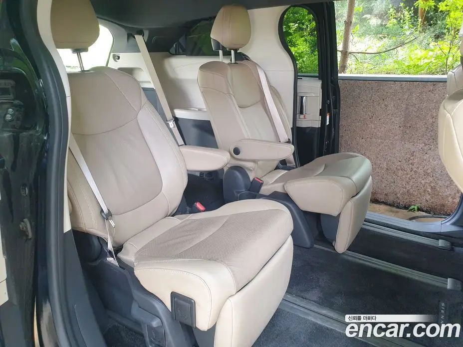 Toyota Sienna 2022 2.5 автомат (гидро), фото 10 Toyota Sienna 2022 2.5 автомат (гидро), фото 10