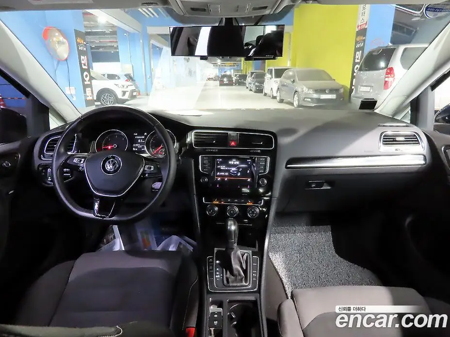 Volkswagen Golf 2015 1.6 автомат (гидро), фото 7 Volkswagen Golf 2015 1.6 автомат (гидро), фото 7