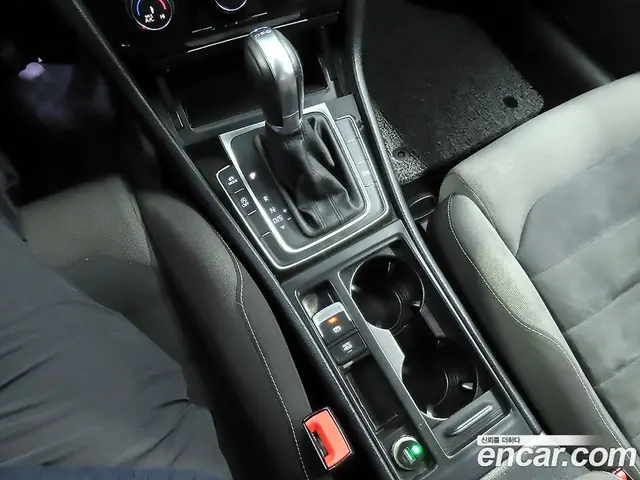 Volkswagen Golf 2015 1.6 автомат (гидро), миниатюра 9 Volkswagen Golf 2015 1.6 автомат (гидро), миниатюра 9