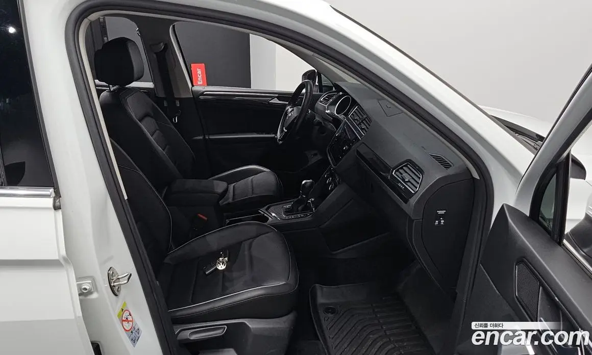 Volkswagen Tiguan 2018 2.0 автомат (гидро), фото 16 Volkswagen Tiguan 2018 2.0 автомат (гидро), фото 16