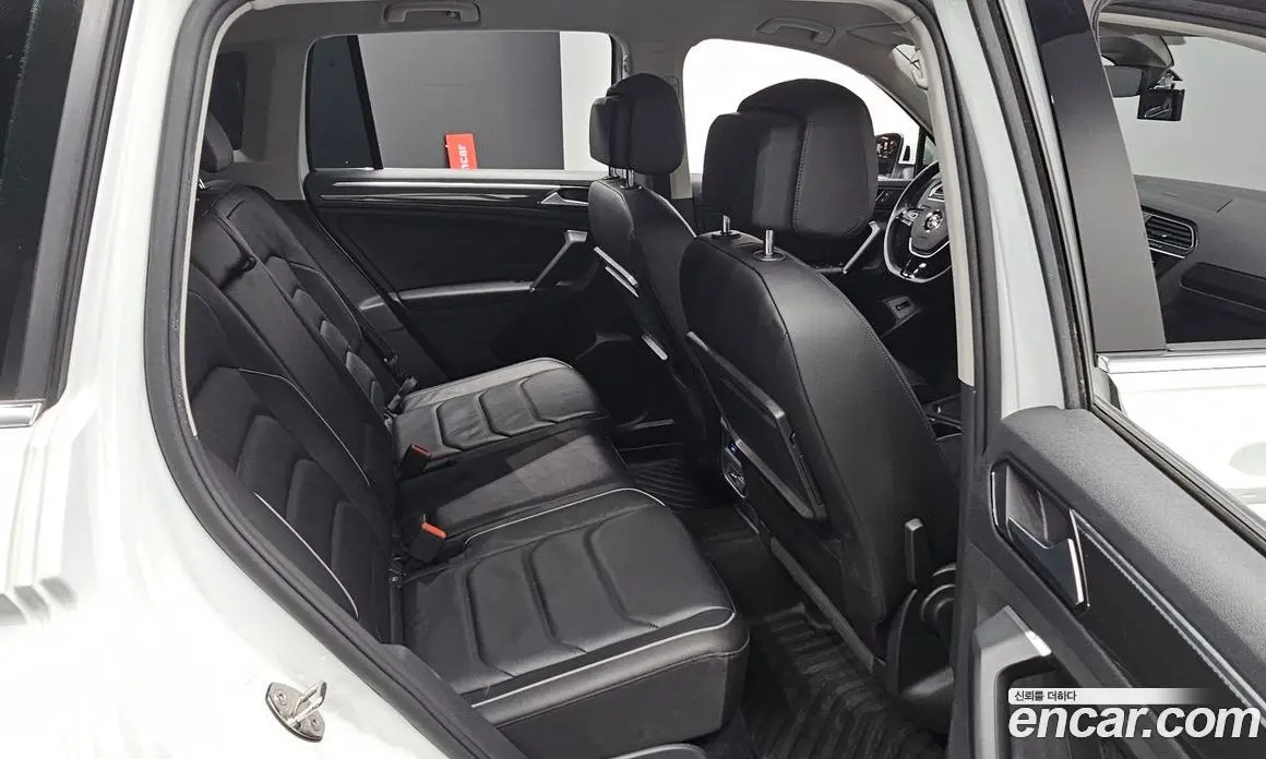 Volkswagen Tiguan 2018 2.0 автомат (гидро), фото 17 Volkswagen Tiguan 2018 2.0 автомат (гидро), фото 17