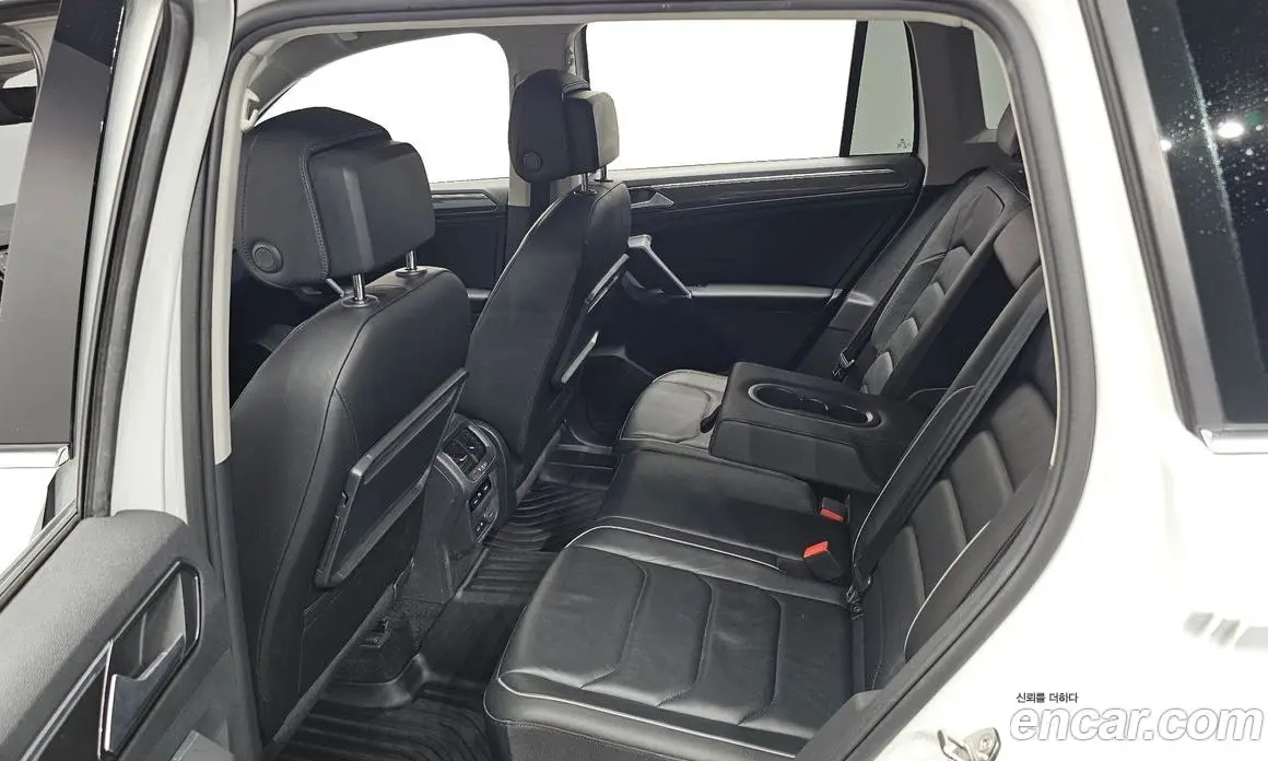 Volkswagen Tiguan 2018 2.0 автомат (гидро), фото 18 Volkswagen Tiguan 2018 2.0 автомат (гидро), фото 18