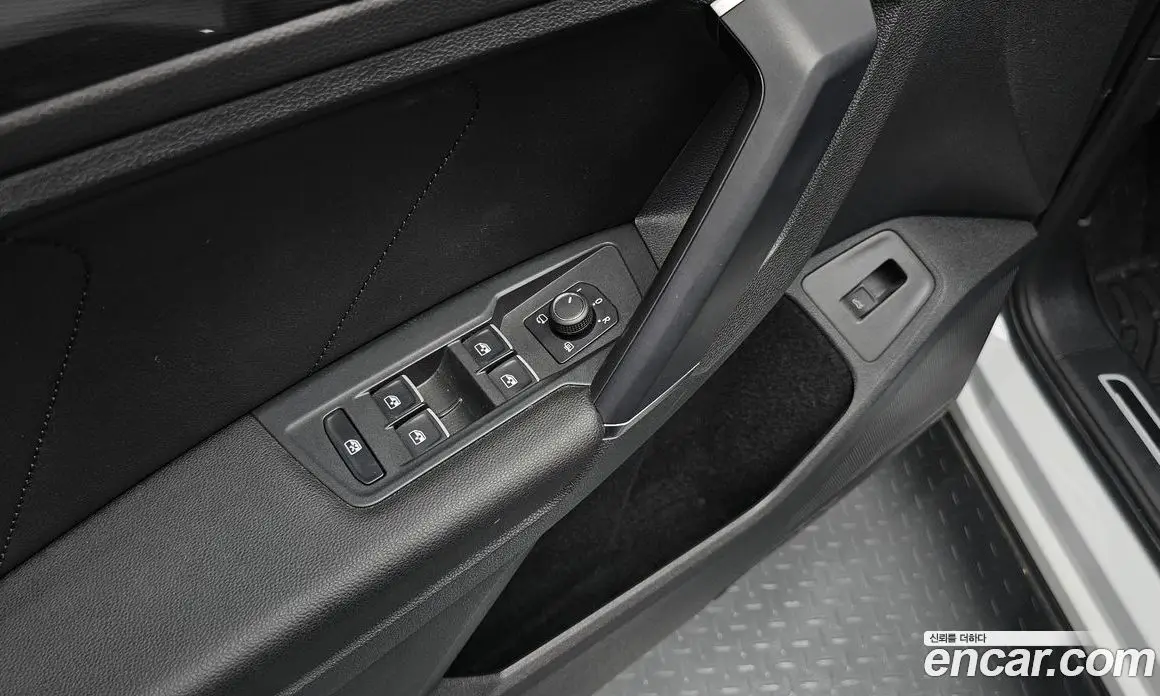 Volkswagen Tiguan 2018 2.0 автомат (гидро), фото 23 Volkswagen Tiguan 2018 2.0 автомат (гидро), фото 23