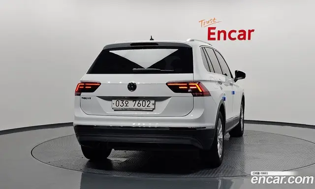 Volkswagen Tiguan 2018 2.0 автомат (гидро), миниатюра 4 Volkswagen Tiguan 2018 2.0 автомат (гидро), миниатюра 4