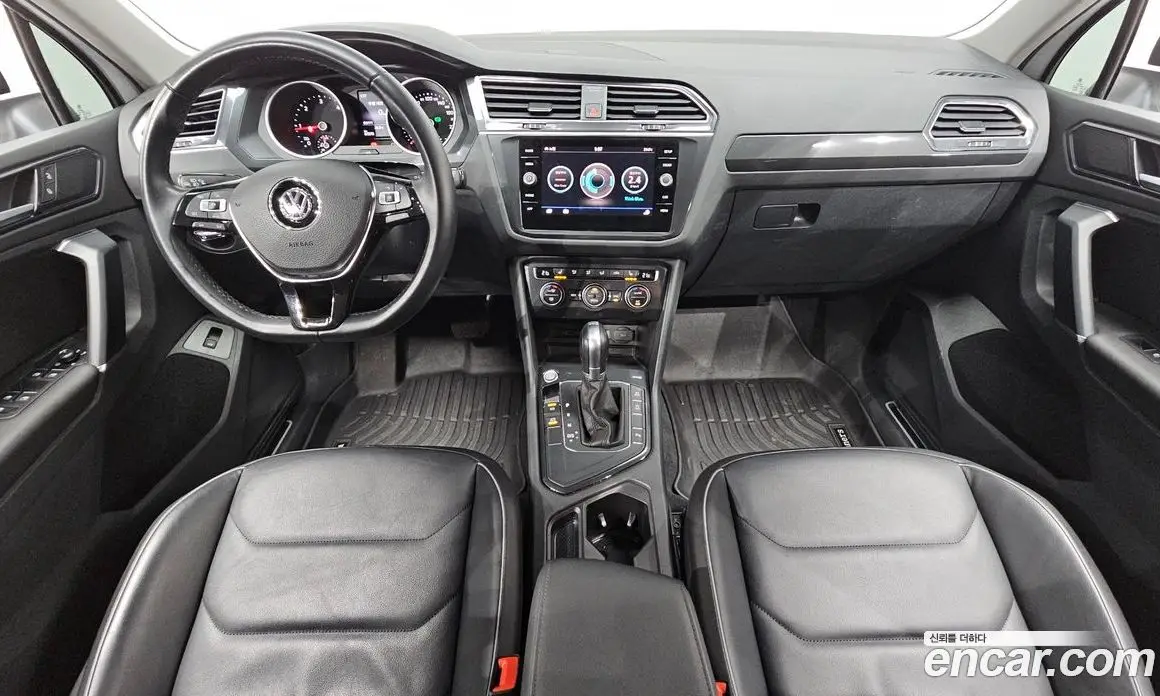 Volkswagen Tiguan 2018 2.0 автомат (гидро), фото 10 Volkswagen Tiguan 2018 2.0 автомат (гидро), фото 10