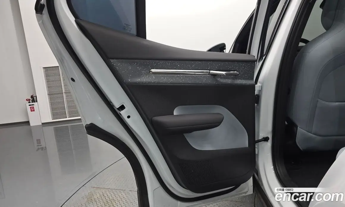 Volvo EX30 2025 0.2 автомат (гидро), фото 14 Volvo EX30 2025 0.2 автомат (гидро), фото 14