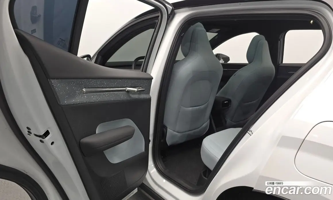 Volvo EX30 2025 0.2 автомат (гидро), фото 15 Volvo EX30 2025 0.2 автомат (гидро), фото 15