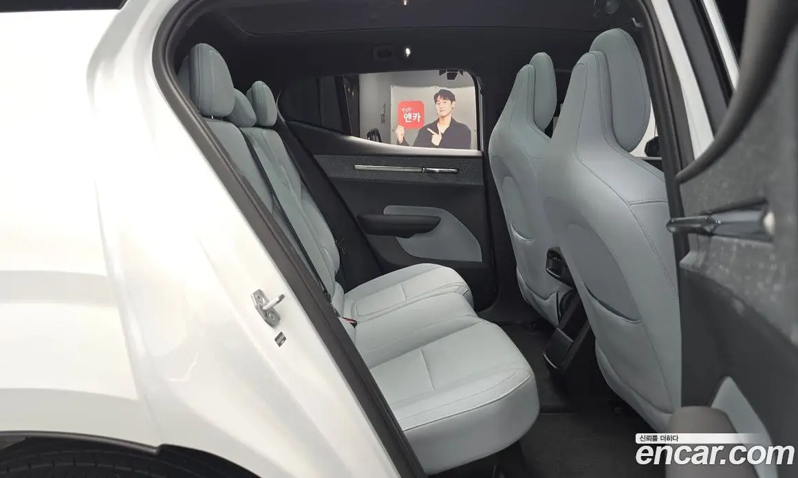 Volvo EX30 2025 0.2 автомат (гидро), фото 17 Volvo EX30 2025 0.2 автомат (гидро), фото 17